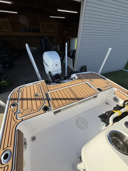 Top Deck Designs boating project photo.