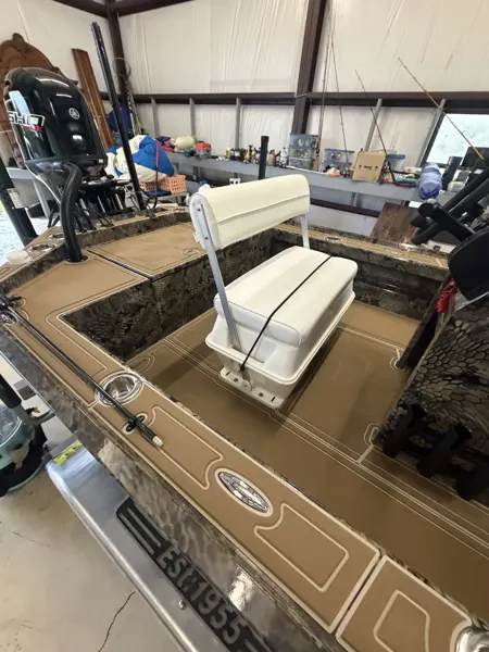 Top Deck Designs boating project photo.