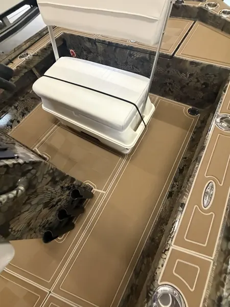 Top Deck Designs boating project photo.