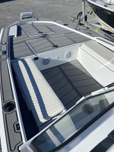 Top Deck Designs boating project photo.