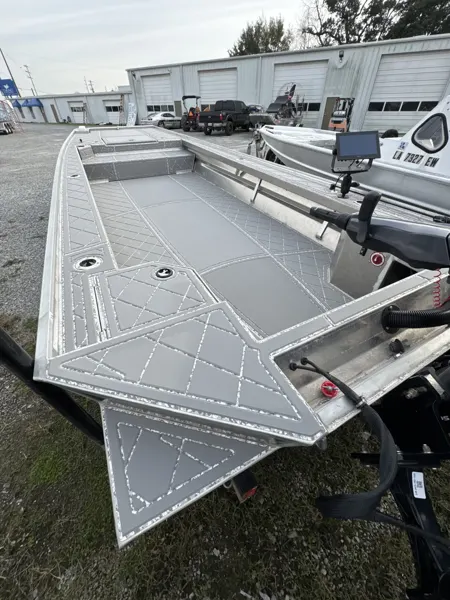 Top Deck Designs boating project photo.
