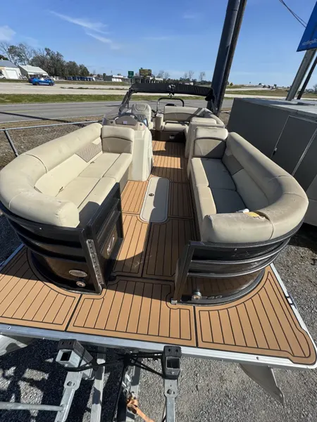 Top Deck Designs boating project photo.