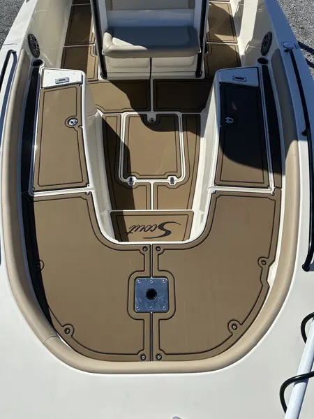 Top Deck Designs boating project photo.