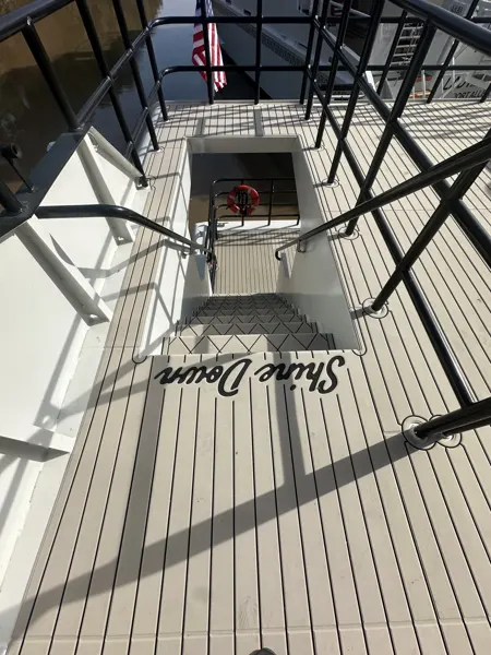 Top Deck Designs boating project photo.