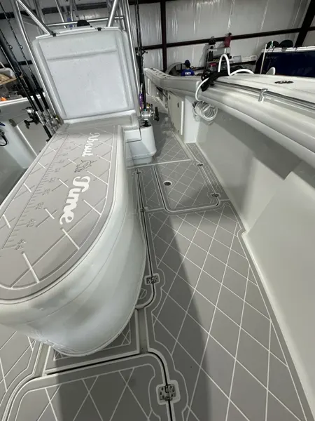 Top Deck Designs boating project photo.