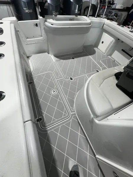 Top Deck Designs boating project photo.