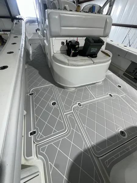 Top Deck Designs boating project photo.