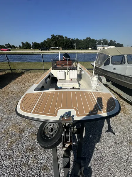 Top Deck Designs boating project photo.