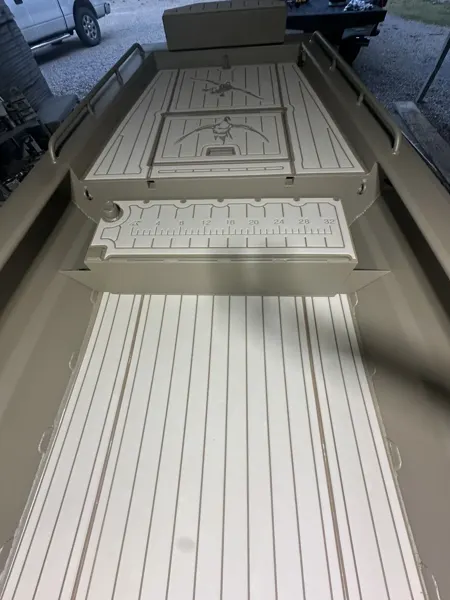 Top Deck Designs boating project photo.