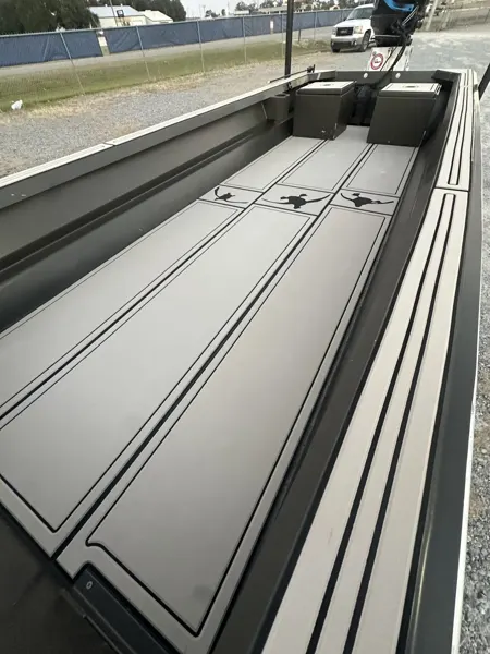 Top Deck Designs boating project photo.
