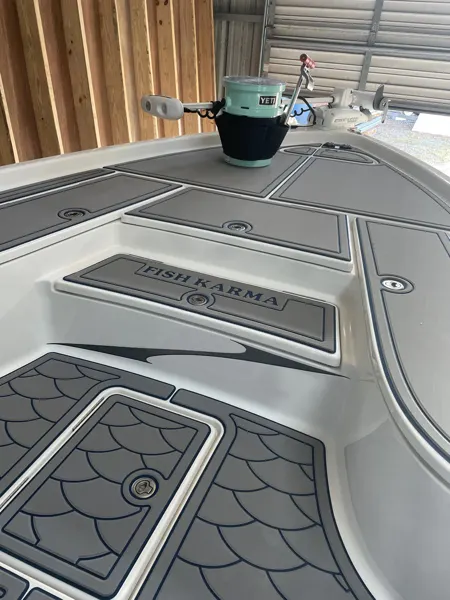 Top Deck Designs boating project photo.